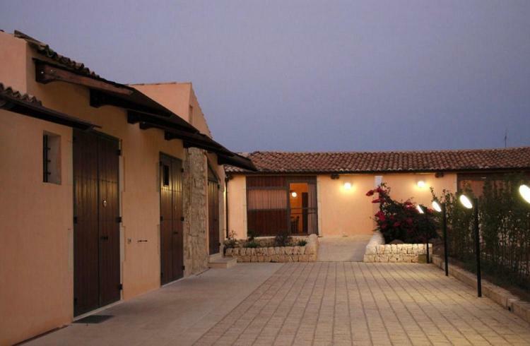 Antica Masseria La Fiumara Bed & Breakfast Noto Dış mekan fotoğraf
